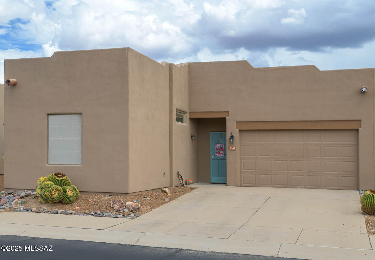 Property Photo: 3965 S Va De Cristal AZ 85614