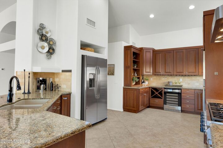 Property Photo: 65712 E Mesa Ridge Court AZ 85739