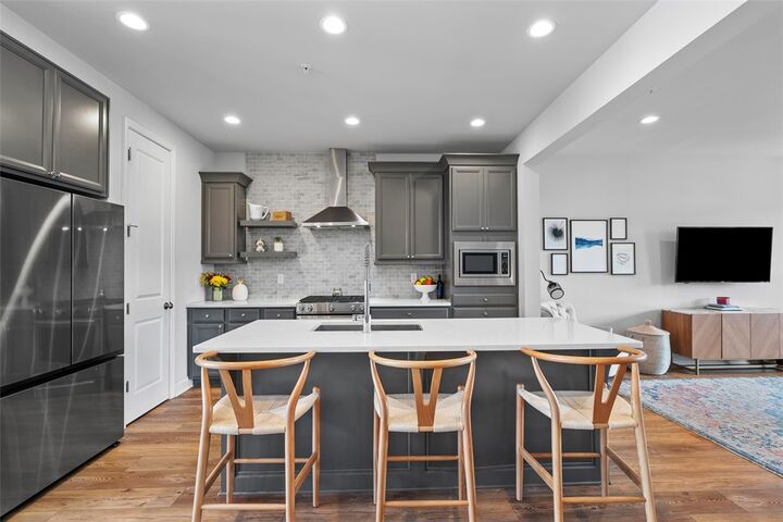 Property Photo:  3155 Preston Wy  PA 15017 