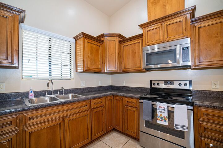 Property Photo: 2559 E Edais St AZ 85336