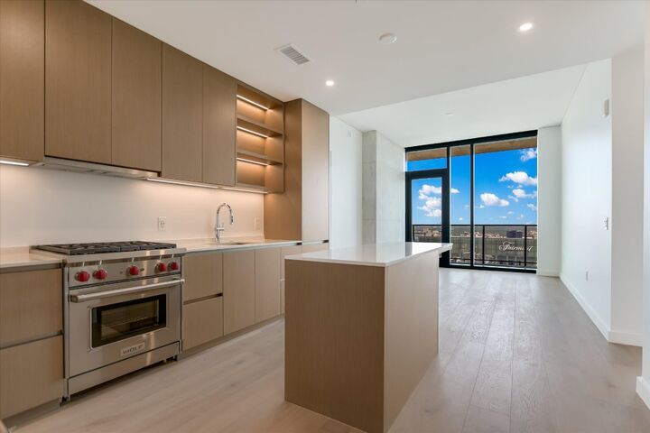 610 Davis Street 4005  Austin TX 78701 photo