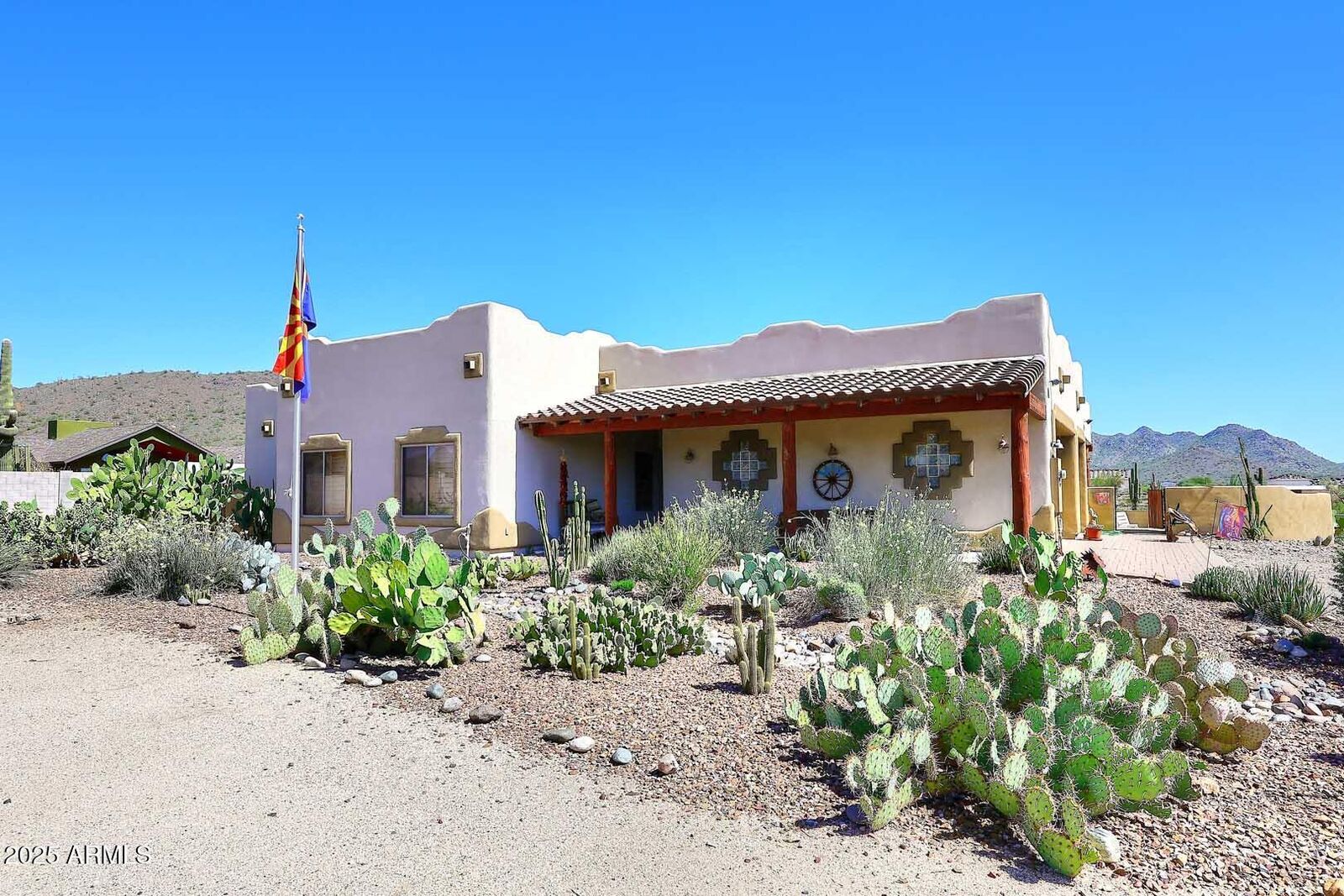 Property Photo: 38725 N 16th Place AZ 85086