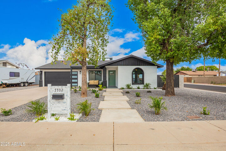 7702 W Glenrosa Avenue  Phoenix AZ 85033 photo