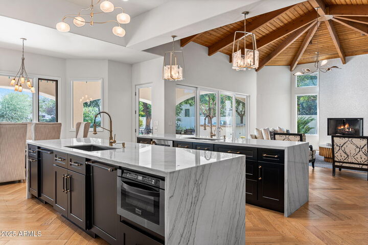 Property Photo: 7475 E Jackrabbit Road AZ 85250