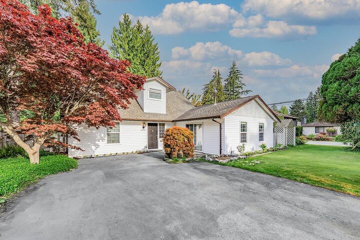Photo de la propriété:  3604 McRae Crescent  BC V3B 4P1 