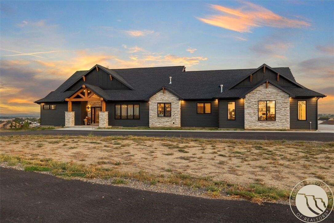 Property Photo: 329 S Homewood Park Drive MT 59106