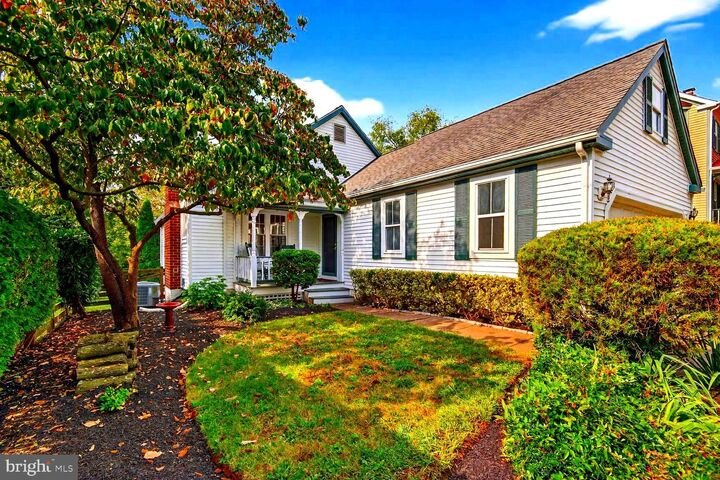 Property Photo:  332 Loudoun Street SW  VA 20175 