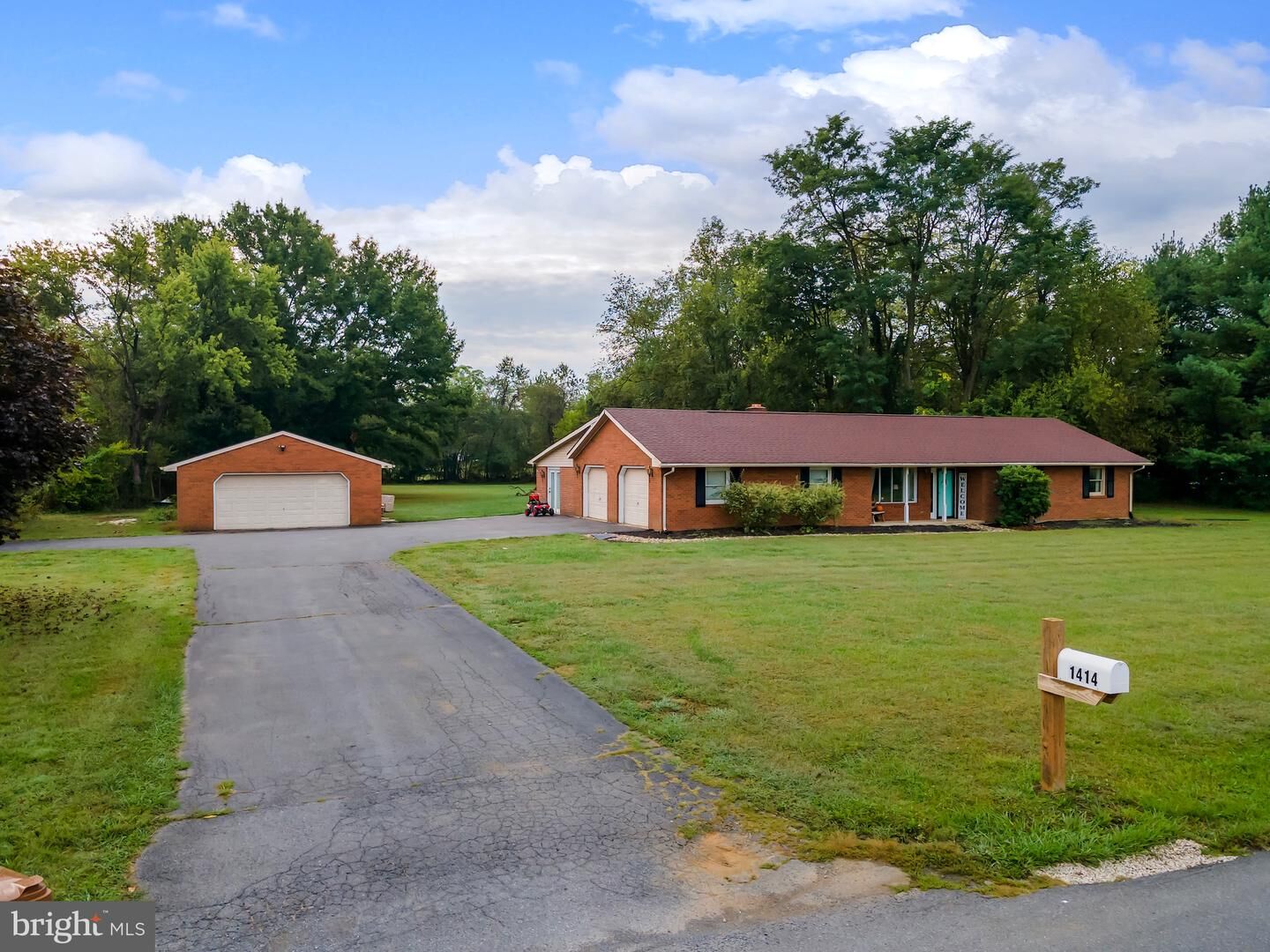 Property Photo: 1414 Kitchens Orchard WV 25419