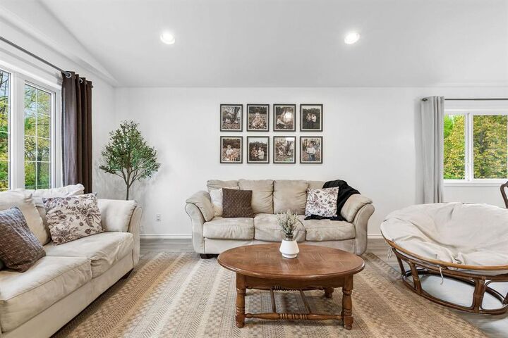 Property Photo: 252 Home Street MB R5G 0E5
