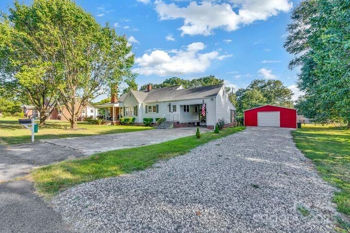 Property Photo:  121 Anderson Avenue  SC 29372 