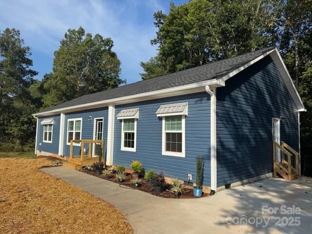 Property Photo: 110 Sharon Lane NC 28612