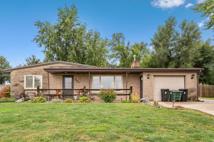 2604 Hilltop Drive  Marshalltown IA 50158 photo