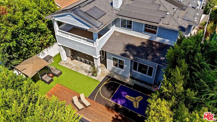 Property Photo:  4135 Dixie Canyon Ave  CA 91423 