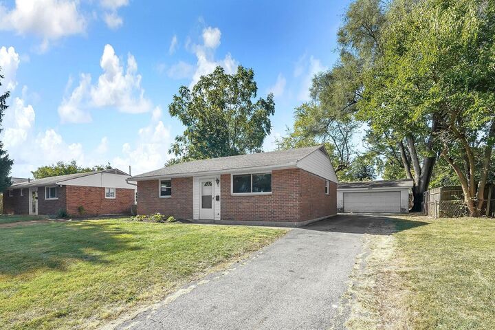 Property Photo:  5137 Drivemere Road  OH 43026 