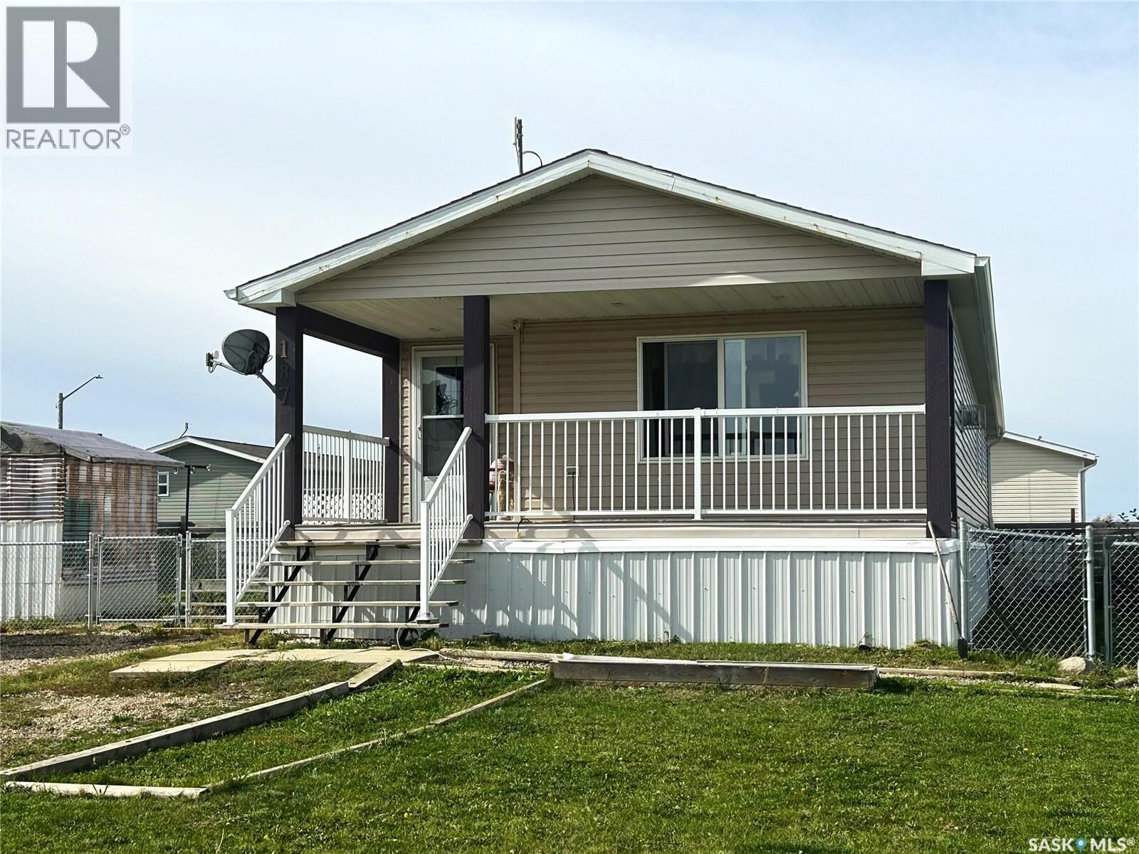 Property Photo:  187 Robinson Avenue  SK S0C 1P0 