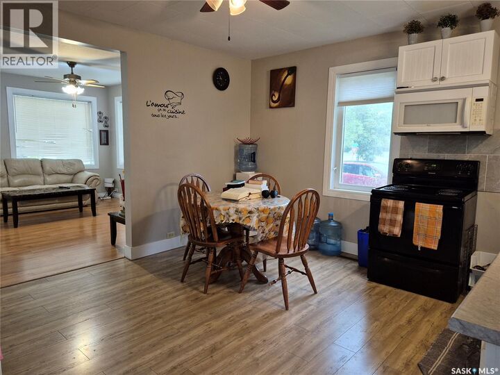 Property Photo:  137 2nd Street W  SK S0N 1Z0 