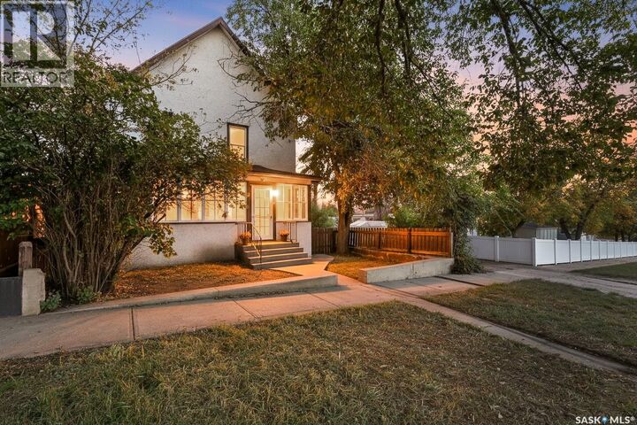 827 Elgin Avenue  Moose Jaw SK S6H 4G6 photo