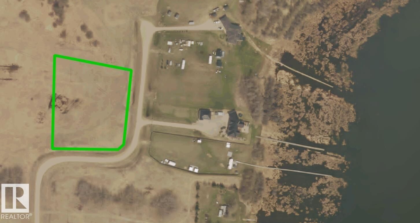 Property Photo:  9 Bechthold Bay /104, 191054 Twp 652  AB T0A 0M0 