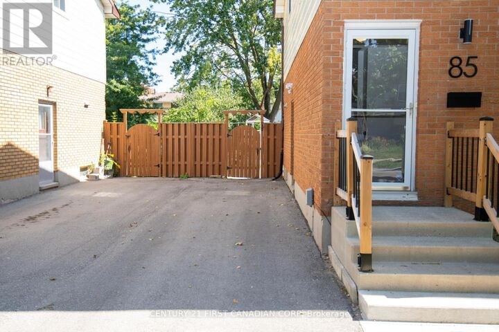 Property Photo:  85 Augusta Crescent  ON N6E 2C9 