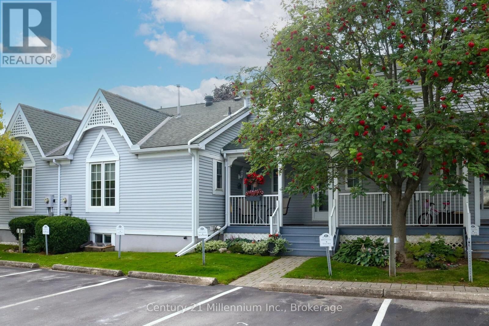 Property Photo:  83 Victoria Street 7  ON N4L 1R4 