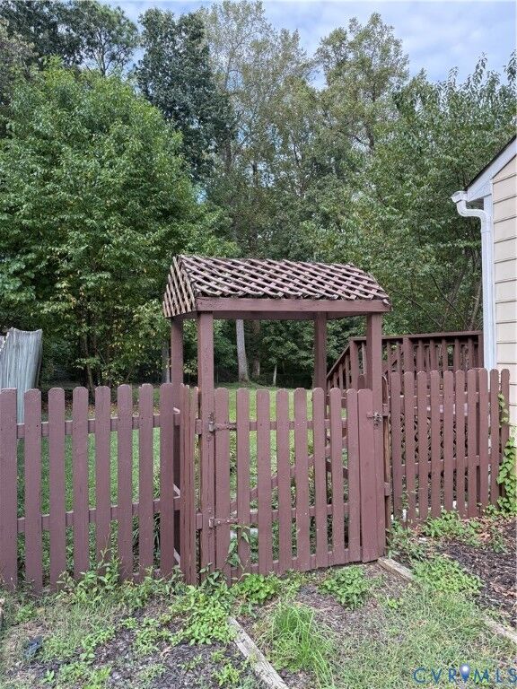 Property Photo:  9406 Broad Meadows Road  VA 23060 