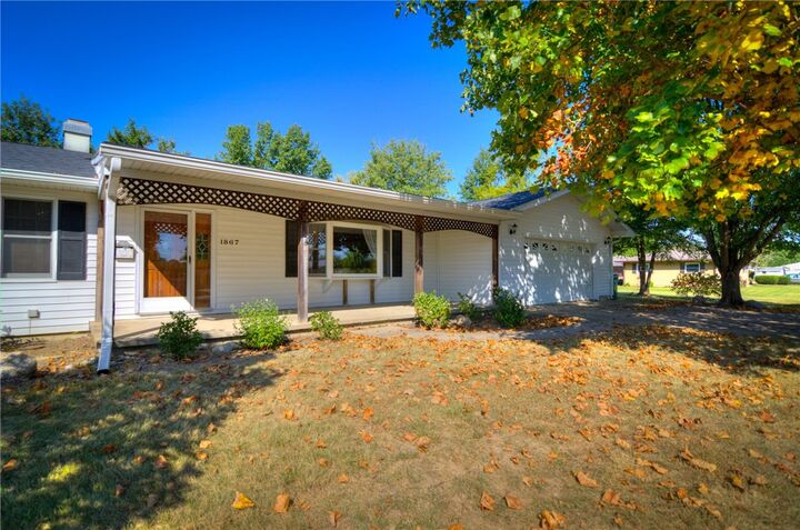 Property Photo:  1867 S Westgate Drive  IL 62521 