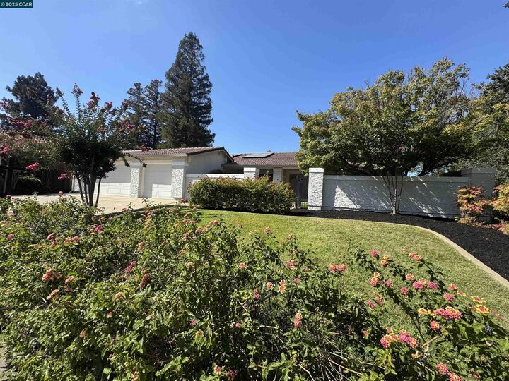 Property Photo: 632 Mt Duncan Dr CA 94517