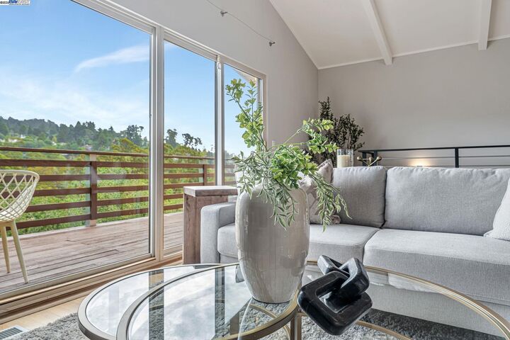Property Photo: 2066 Drake Drive CA 94611