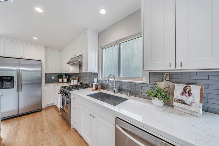 Property Photo: 2066 Drake Drive CA 94611