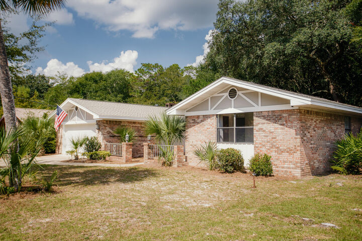 Property Photo:  119 McEwen Drive  FL 32578 