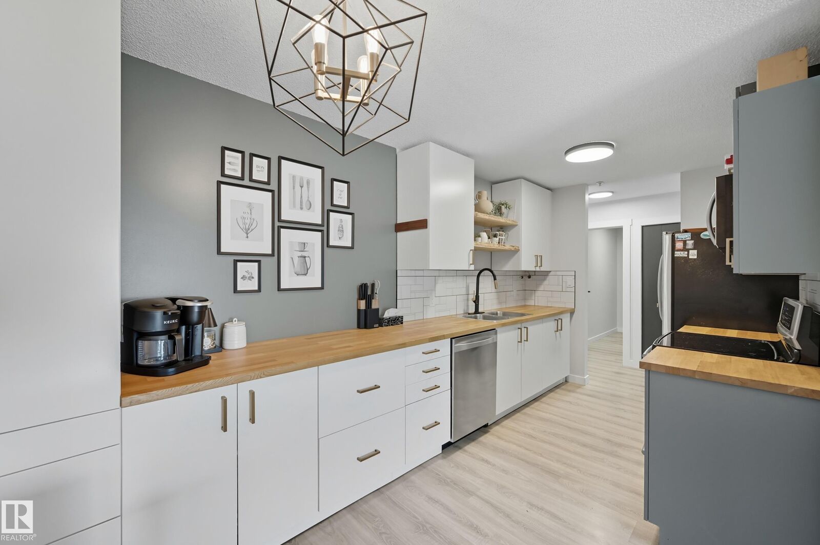 Property Photo:  260 Spruce Ridge Road 302B  AB T7X 0A1 