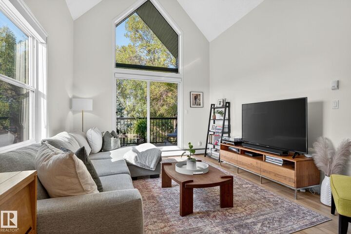 Property Photo: 9927 79 Avenue NW 309 AB T6E 1R3