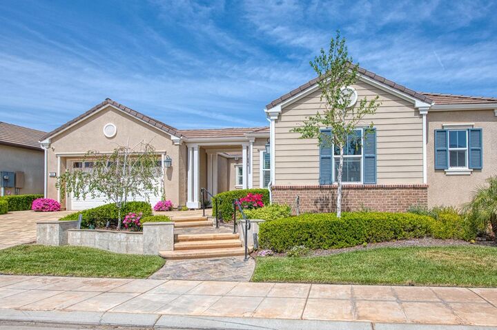 Property Photo: 583 Crescent Lane CA 93636