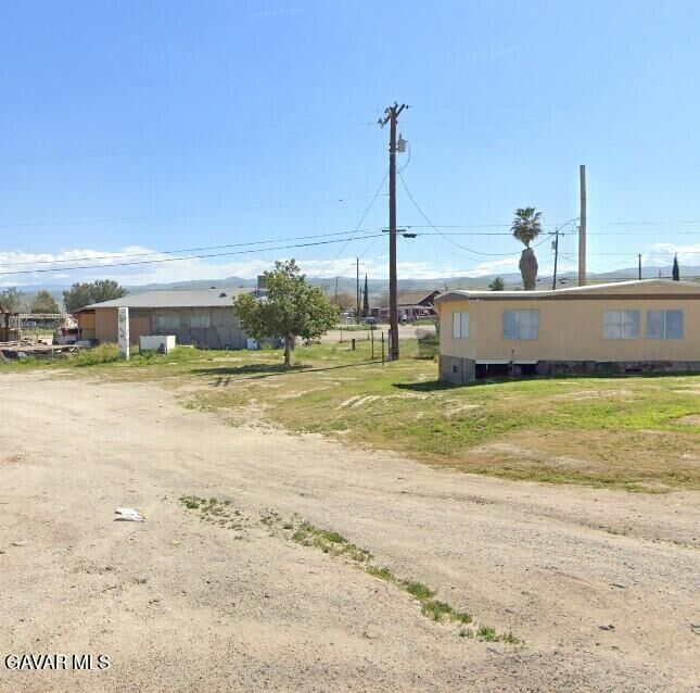 Property Photo:  220 Tulare Street  CA 93252 