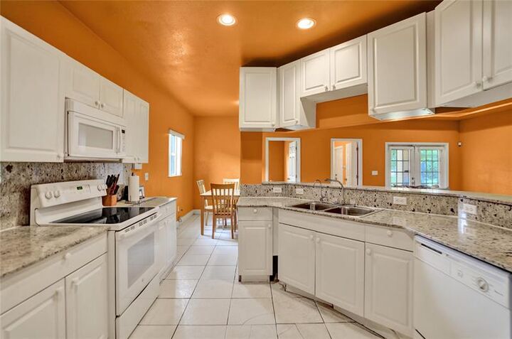 Property Photo:  3020 NW 10th Ct  FL 33311 
