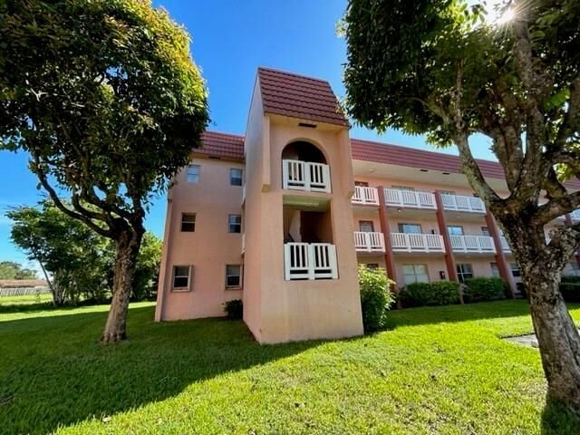 Property Photo:  9641 Sunrise Lakes Blvd 201  FL 33322 