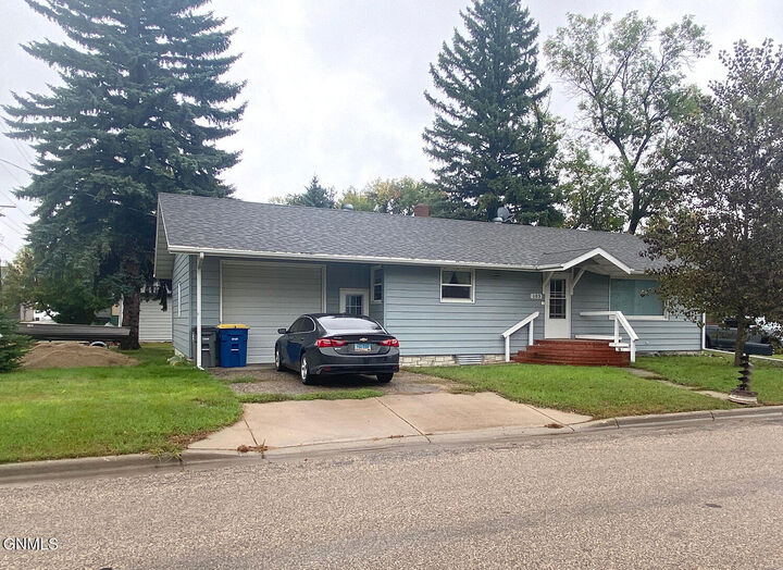 Property Photo:  103 1st Street NW  ND 58458 