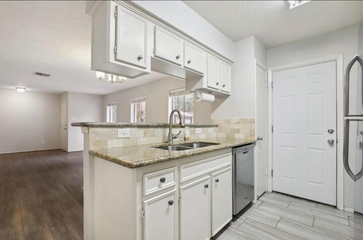 Property Photo:  24 E Bigelow Oak Court  TX 77381 