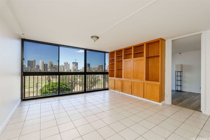 Property Photo: 2916 Date Street 6E HI 96816