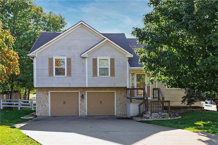 12417 E 58th Terrace  Kansas City MO 64133 photo