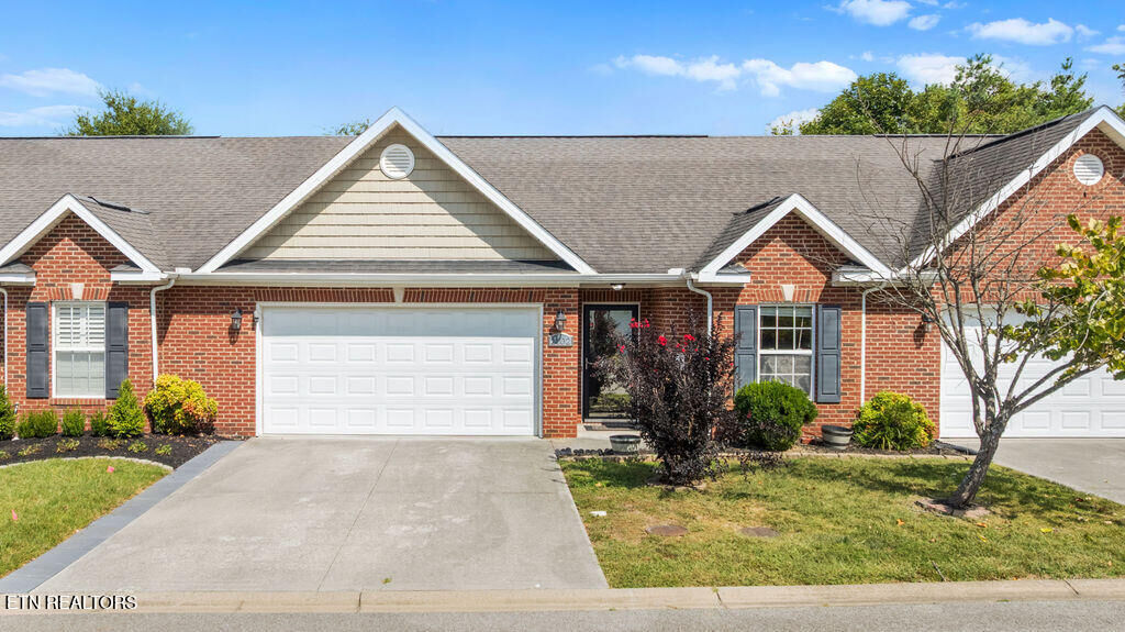 Property Photo:  2102 Beacon Light Way  TN 37931 