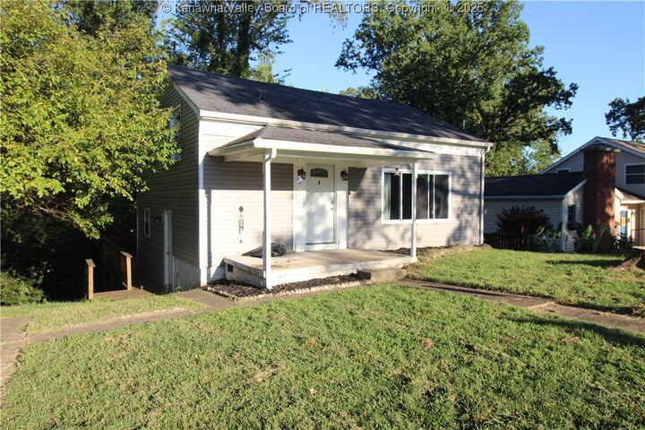 Property Photo: 816 Scenic Drive WV 25311