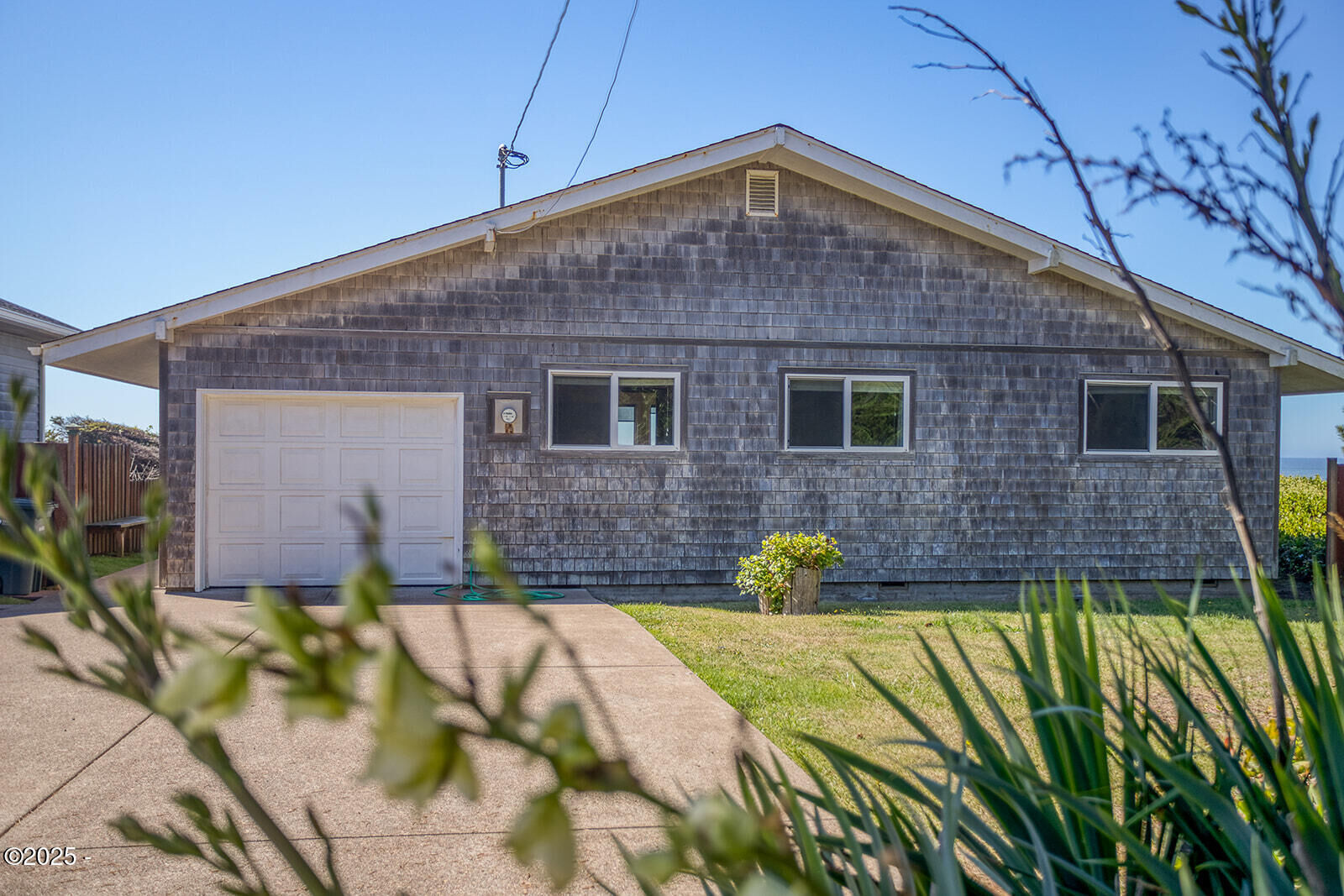 Property Photo:  13824 S Coast Highway  OR 97366 