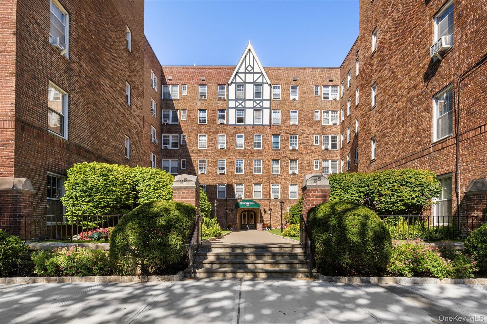 Property Photo:  25 Parkview Ave 1A  NY 10708 