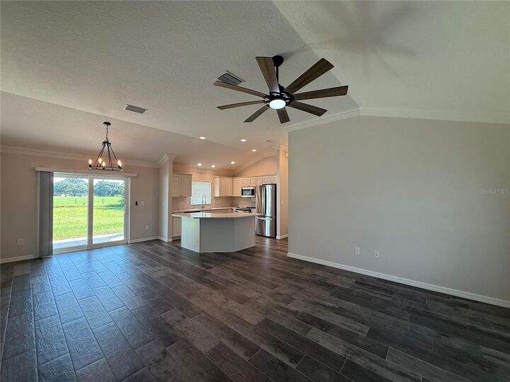 Property Photo:  2750 SE 75th Boulevard  FL 33513 
