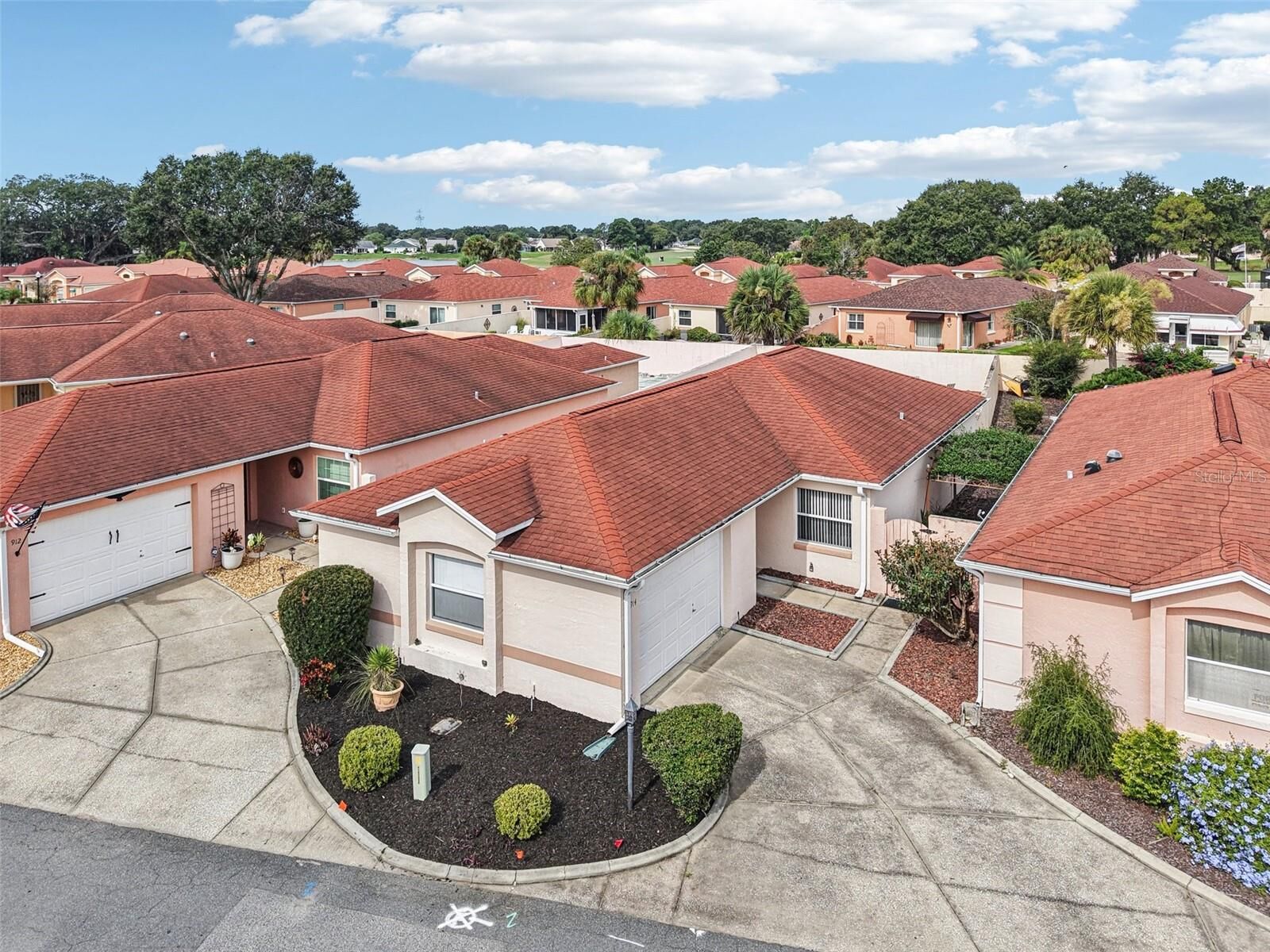 Property Photo: 914 Mendoza Boulevard FL 32159