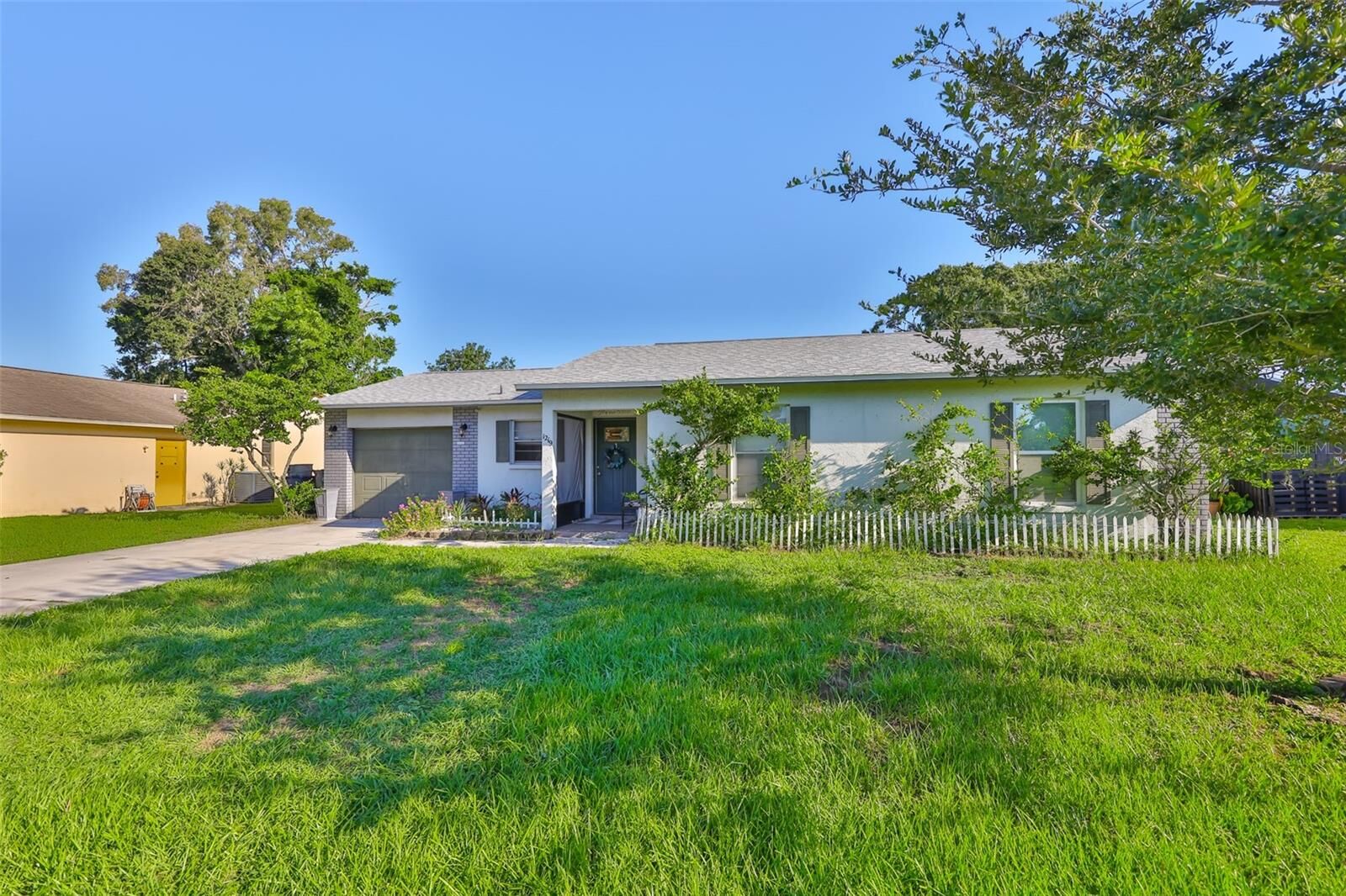 Property Photo: 1219 70th Drive E FL 34243