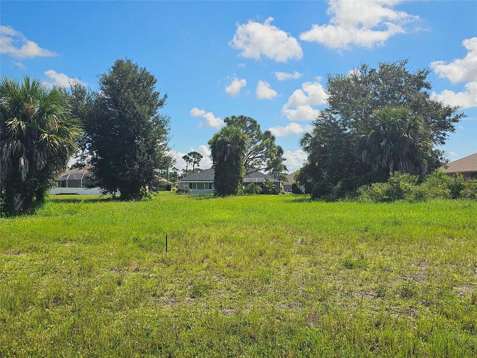 Property Photo: 184 Rotonda Boulevard N FL 33947