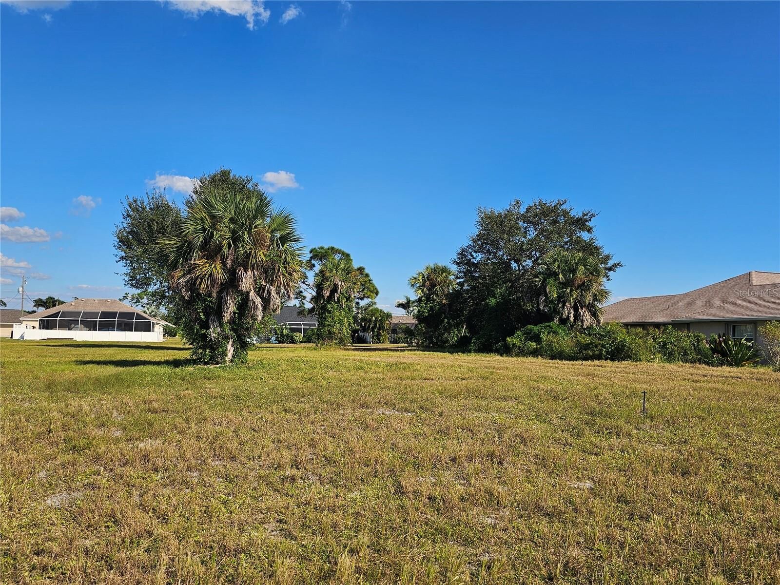Property Photo: 184 Rotonda Boulevard N FL 33947