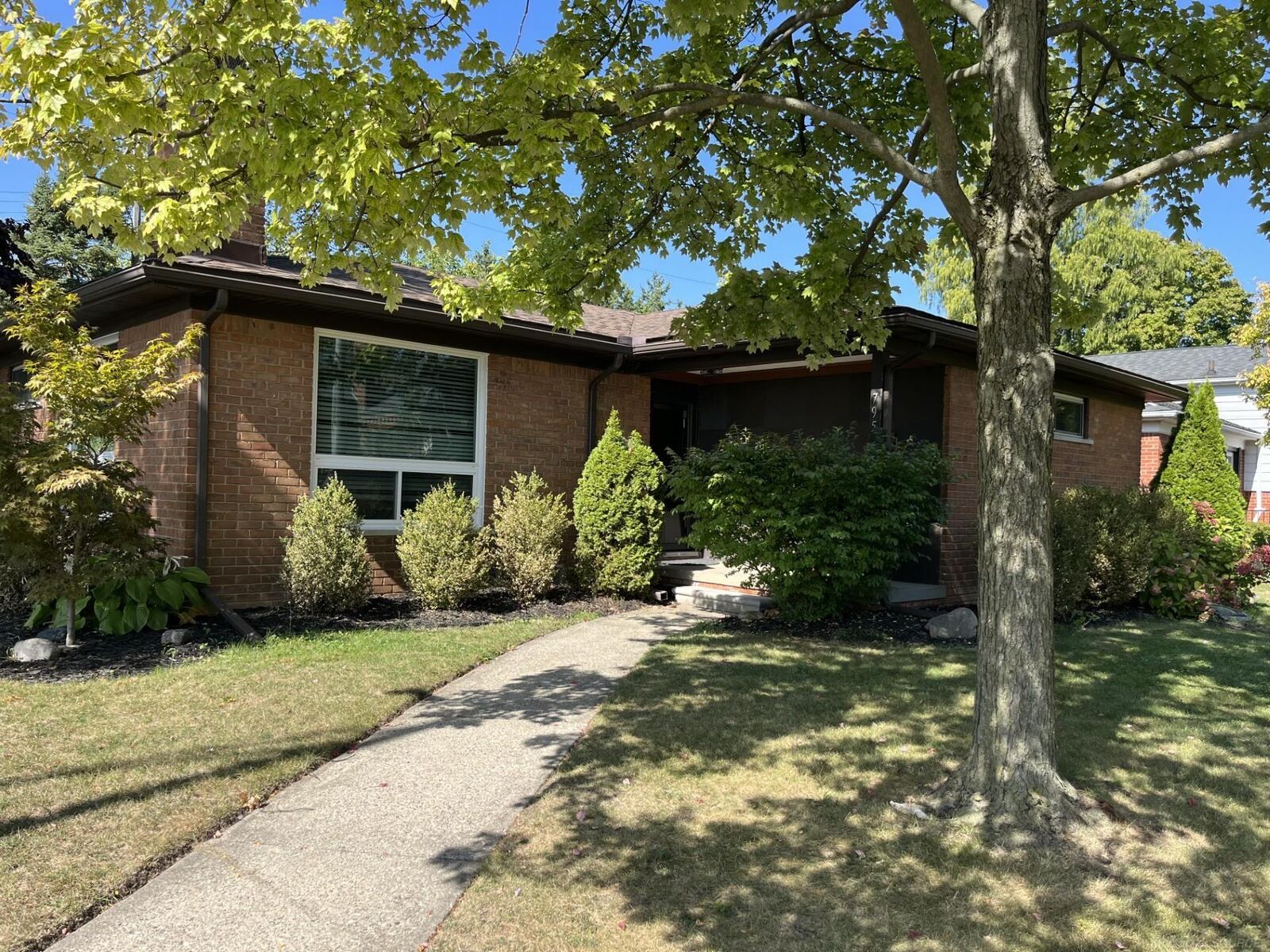 Property Photo:  795 Grosse Pointe Court  MI 48230 
